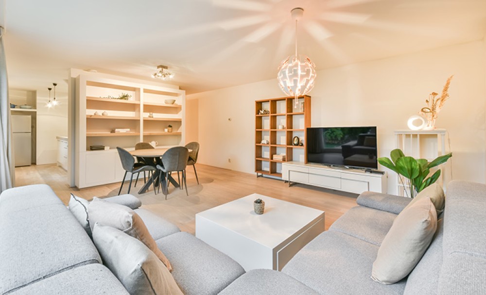 Een warme woonkamerinrichting